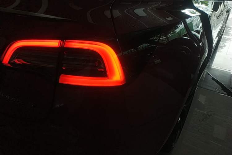 Used Tesla Model 3 2021 Performance High-Performance All-Wheel-Drive Version Right Rear Taillight