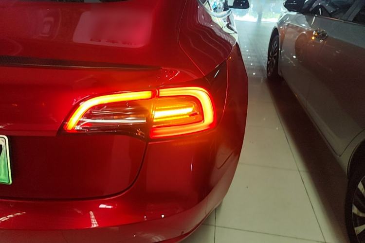 Used Tesla Model 3 2021 Performance High-Performance All-Wheel-Drive Version 3D6 Right Rear Taillight