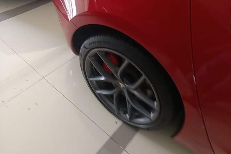 Used Tesla Model 3 2021 Performance High-Performance All-Wheel-Drive Version 3D6 Right Rear Wheel Hub