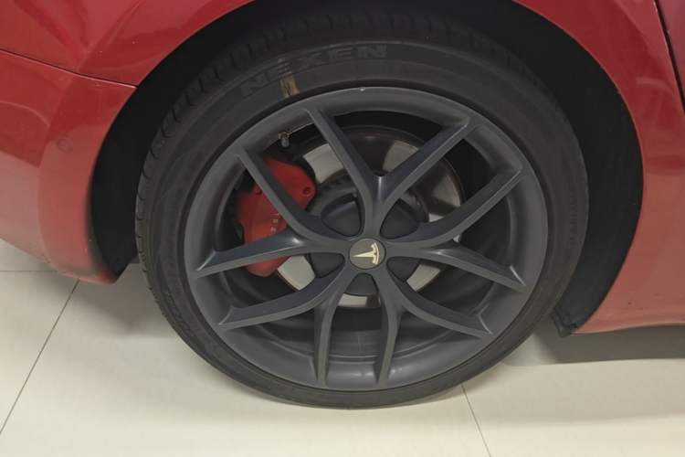 Used Tesla Model 3 2021 Performance High-Performance All-Wheel-Drive Version Right Rear Wheel Hub