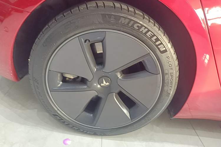 Used Tesla Model 3 2021 Standard Range Rear-Drive Upgraded Version Right Rear Wheel Hub