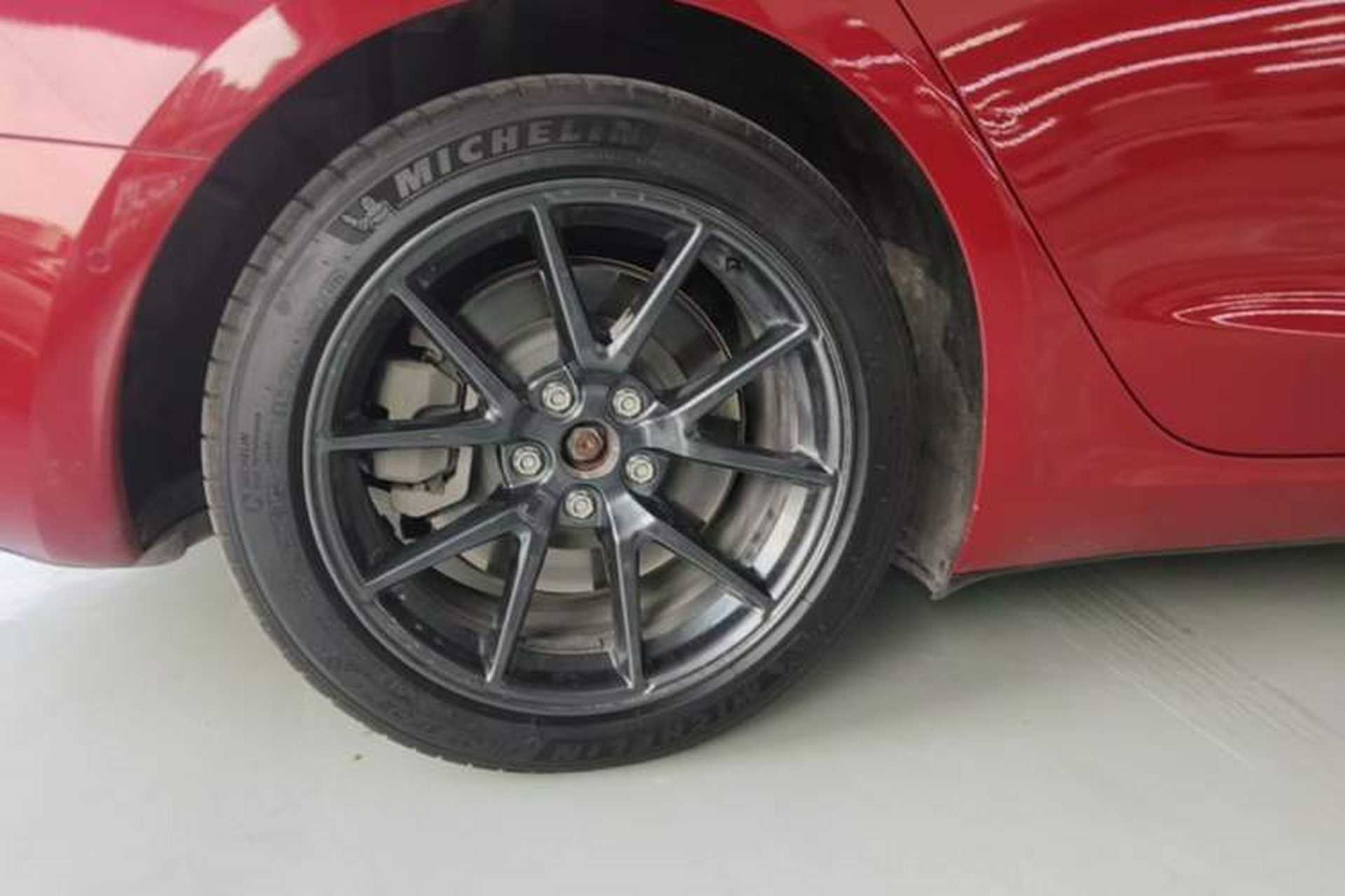 Used Tesla Model 3 2021 Standard Range Rear-Drive Upgraded Version Right Rear Wheel Hub