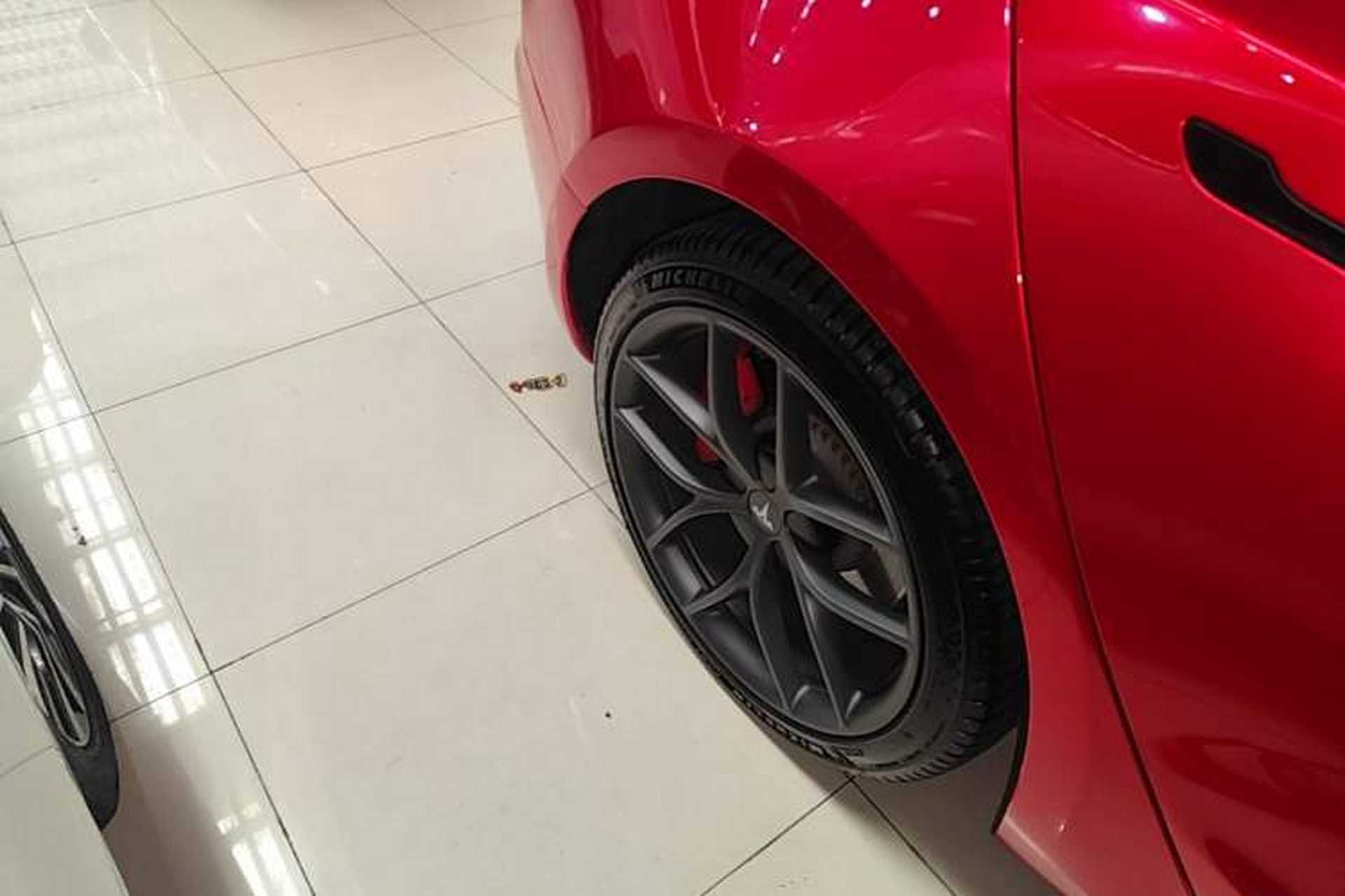 Used Tesla Model 3 2021 Performance High-Performance All-Wheel-Drive Version 3D6 Right Rear Wheel Hub