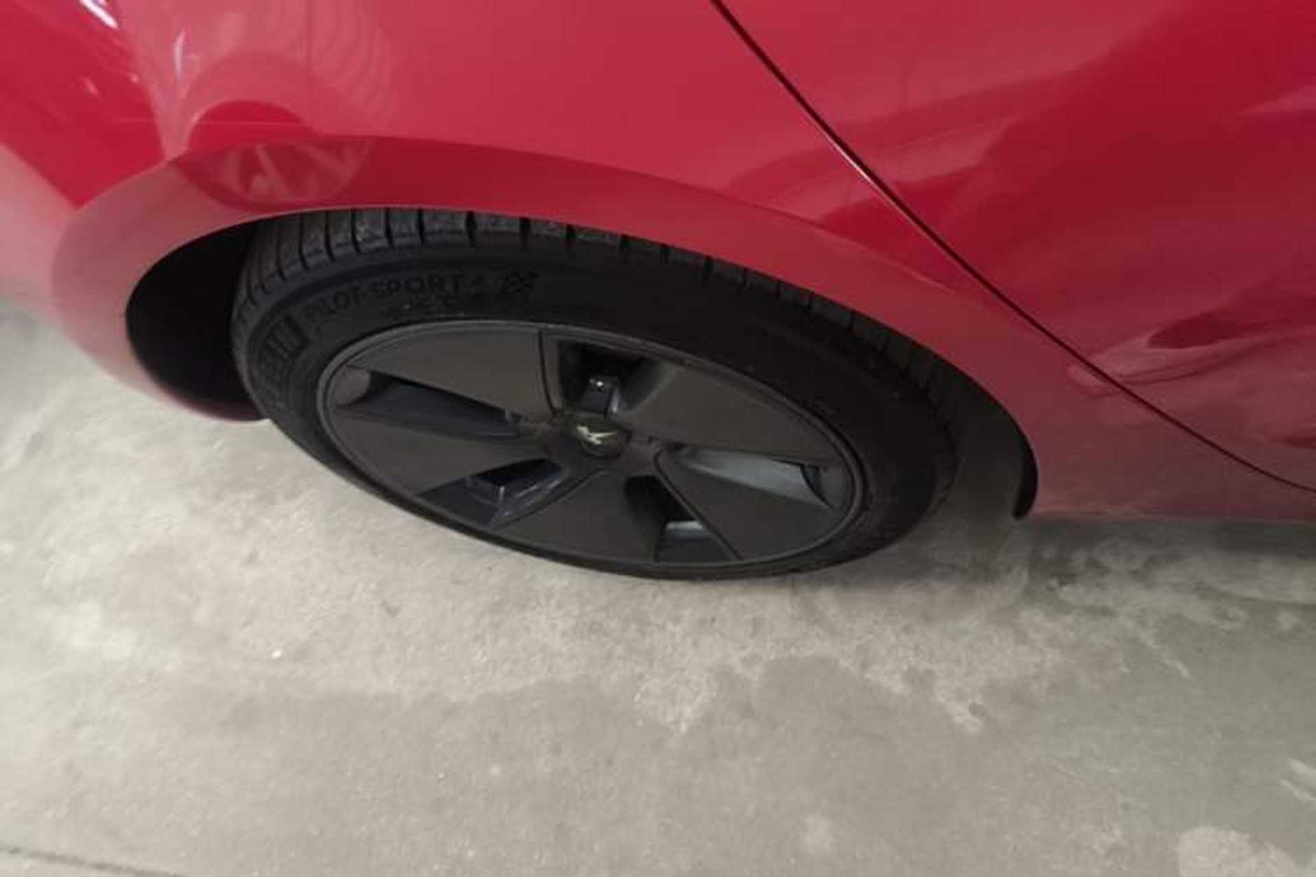 Used Tesla Model 3 2021 Standard Range Rear-Drive Upgraded Version Right Rear Wheel Hub