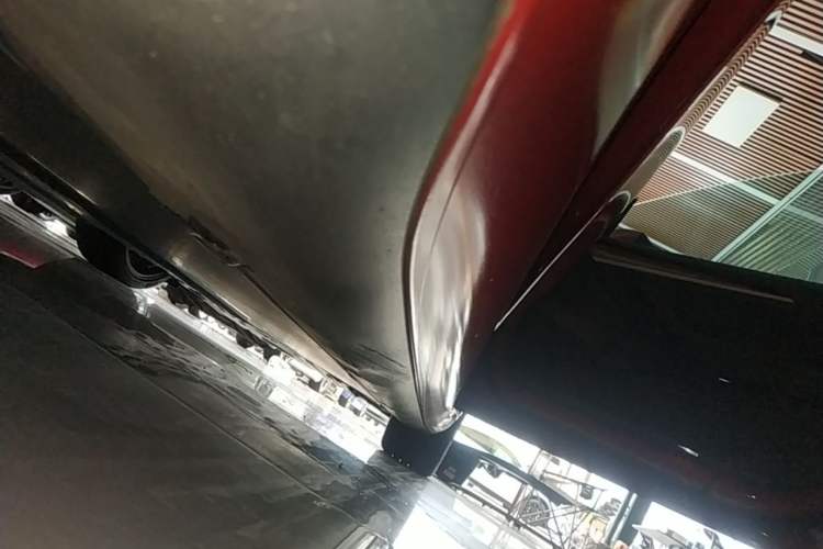 Used Tesla Model 3 2021 Performance High-Performance All-Wheel-Drive Version Right Side Sill