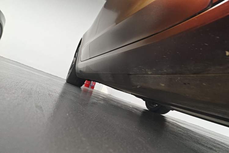 Used Tesla Model 3 2021 Performance High-Performance All-Wheel-Drive Version Right Side Sill