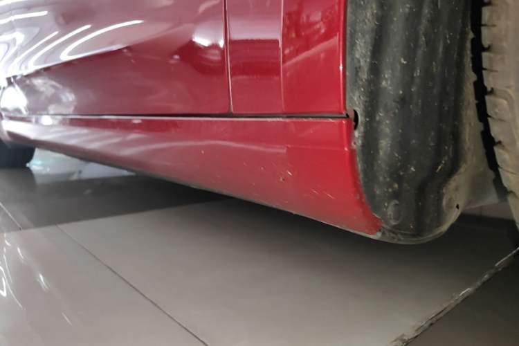 Used Tesla Model 3 2021 Standard Range Rear-Wheel Drive Upgraded Version 3D6 Right Side Sill