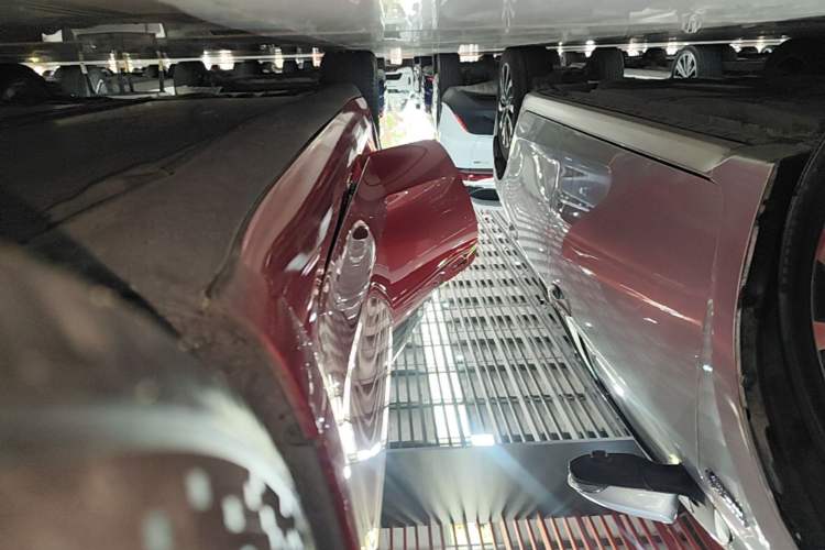Used Tesla Model 3 2021 Performance High-Performance All-Wheel-Drive Version 3D6 Right Side Sill