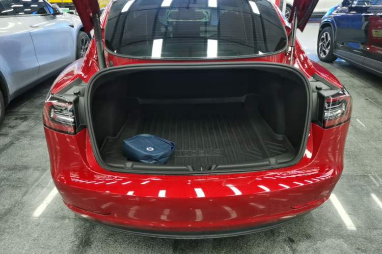Used Tesla Model 3 2021 Performance High-Performance All-Wheel-Drive Version Trunk