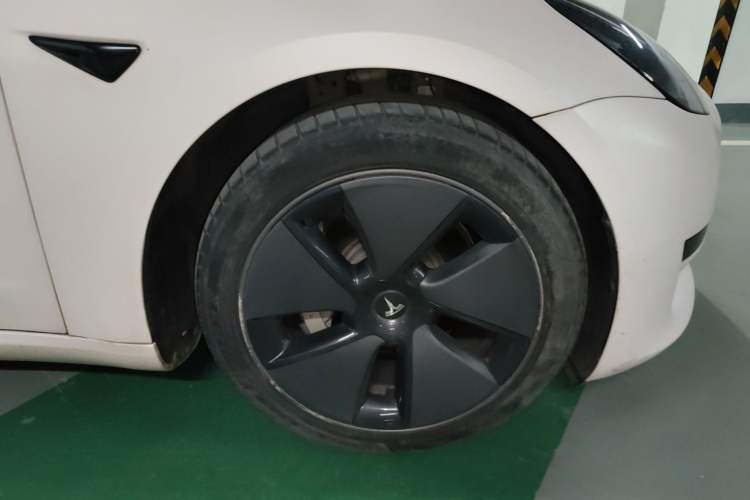 Used Tesla Model 3 2021 Standard Range Rear-Drive Upgraded Version Right Front Wheel Hub