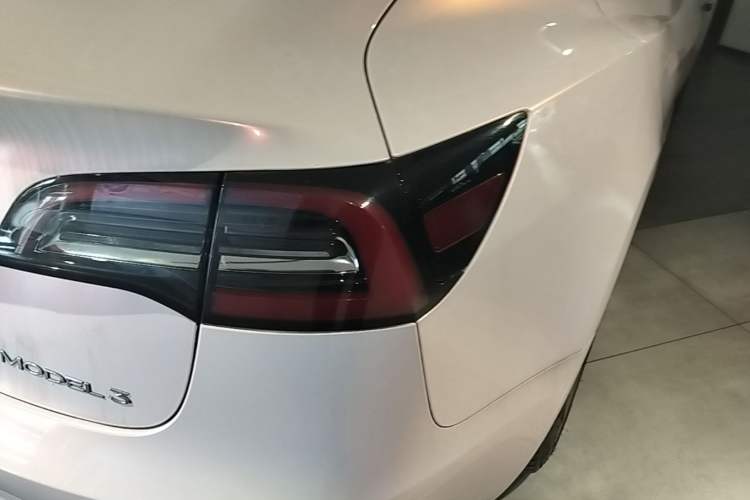 Used Tesla Model 3 2021 Standard Range Rear-Wheel Drive Upgraded Version 3D6 Right Rear Taillight