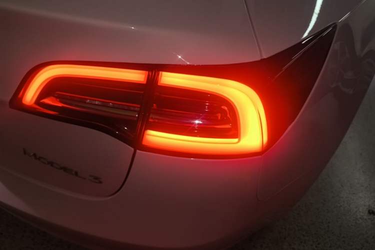 Used Tesla Model 3 2021 Revised Version Standard Range Rear-Wheel Drive Upgraded Edition 3D1 Right Rear Taillight
