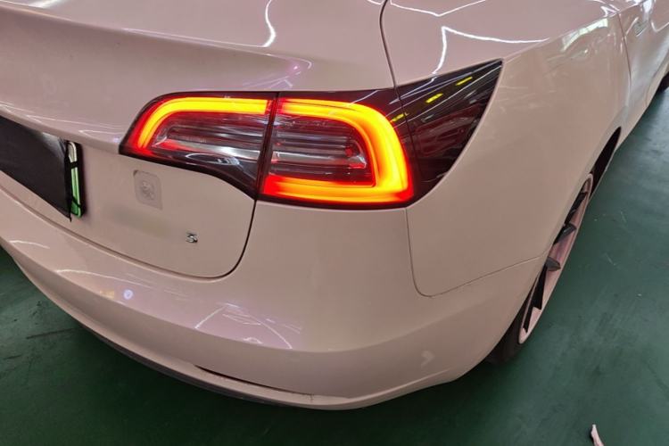 Used Tesla Model 3 2021 Standard Range Rear-Drive Upgraded Version Right Rear Taillight