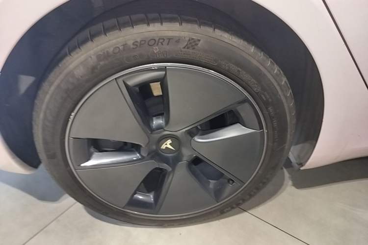 Used Tesla Model 3 2021 Standard Range Rear-Wheel Drive Upgraded Version 3D6 Right Rear Wheel Hub