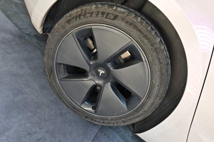 Used Tesla Model 3 2021 Standard Range Rear-Drive Upgraded Version Right Rear Wheel Hub