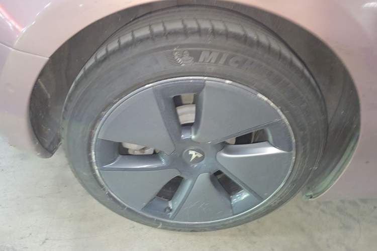 Used Tesla Model 3 2021 Standard Range Rear-Drive Upgraded Version Right Rear Wheel Hub