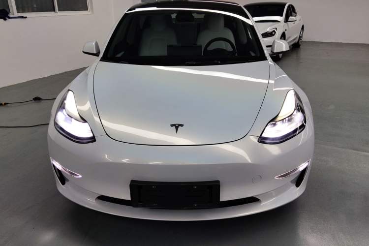 Used Tesla Model 3 2021 Revised Version II – Performance High-Performance All-Wheel-Drive Edition Front