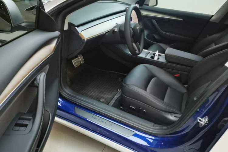 Used Tesla Model 3 2021 Performance High-Performance All-Wheel-Drive Version Left Front Seat