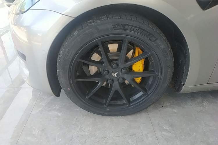 Used Tesla Model 3 2021 Standard Range Rear-Wheel Drive Upgraded Version 3D6 Left Front Wheel Hub