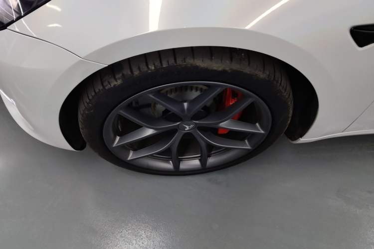 Used Tesla Model 3 2021 Revised Version II – Performance High-Performance All-Wheel-Drive Edition Left Front Wheel Hub
