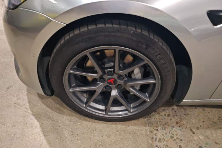 Used Tesla Model 3 2021 Standard Range Rear-Drive Upgraded Version Left Front Wheel Hub