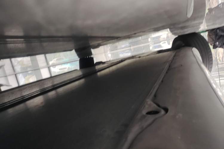 Used Tesla Model 3 2021 Performance High-Performance All-Wheel-Drive Version Left Side Sill