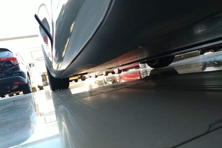 Used Tesla Model 3 2021 Performance High-Performance All-Wheel-Drive Version Left Side Sill