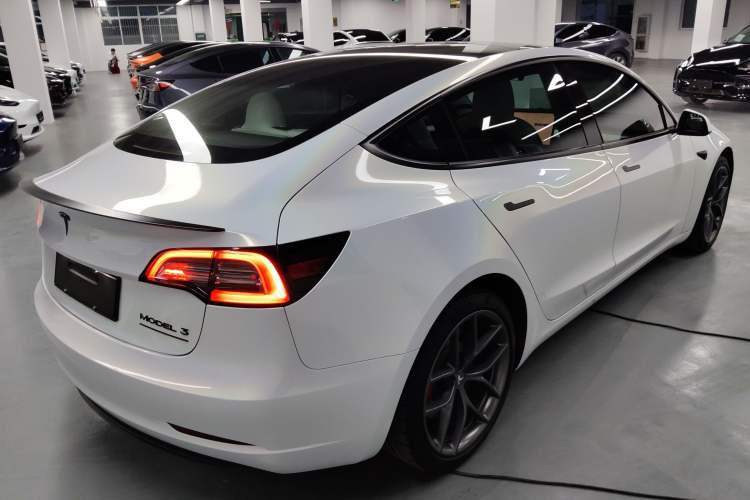 Used Tesla Model 3 2021 Revised Version II – Performance High-Performance All-Wheel-Drive Edition Rear Right 45 Deg