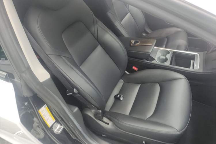Used Tesla Model 3 2021 Performance High-Performance All-Wheel-Drive Version Right Front Seat