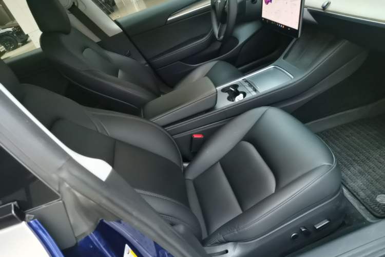 Used Tesla Model 3 2021 Performance High-Performance All-Wheel-Drive Version Right Front Seat
