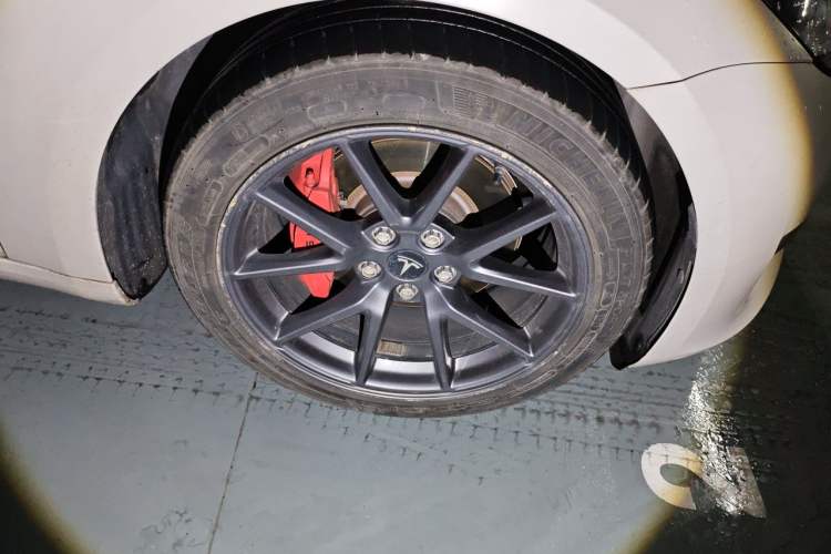Used Tesla Model 3 2021 Standard Range Rear-Drive Upgraded Version Right Front Wheel Hub