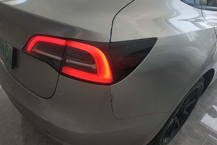 Used Tesla Model 3 2021 Standard Range Rear-Wheel Drive Upgraded Version 3D6 Right Rear Taillight