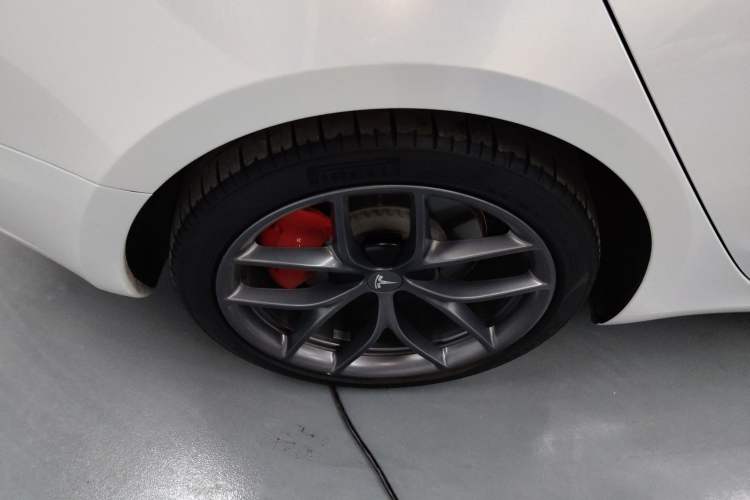 Used Tesla Model 3 2021 Revised Version II – Performance High-Performance All-Wheel-Drive Edition Right Rear Wheel Hub