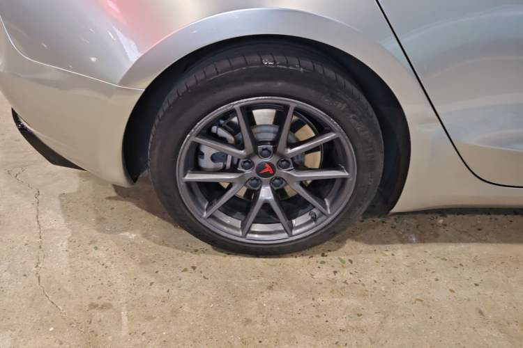 Used Tesla Model 3 2021 Standard Range Rear-Drive Upgraded Version Right Rear Wheel Hub