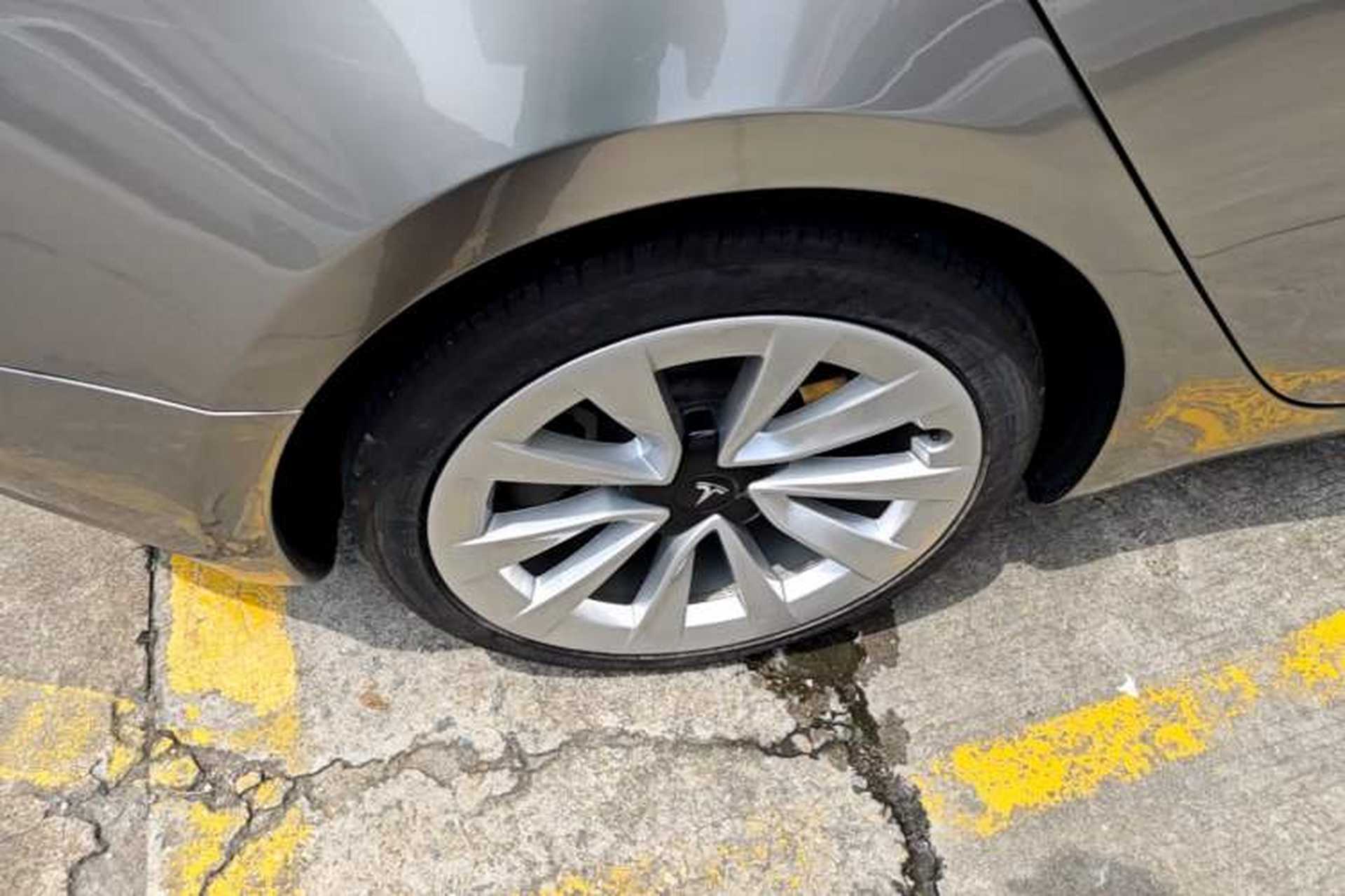 Used Tesla Model 3 2021 Standard Range Rear-Drive Upgraded Version Right Rear Wheel Hub