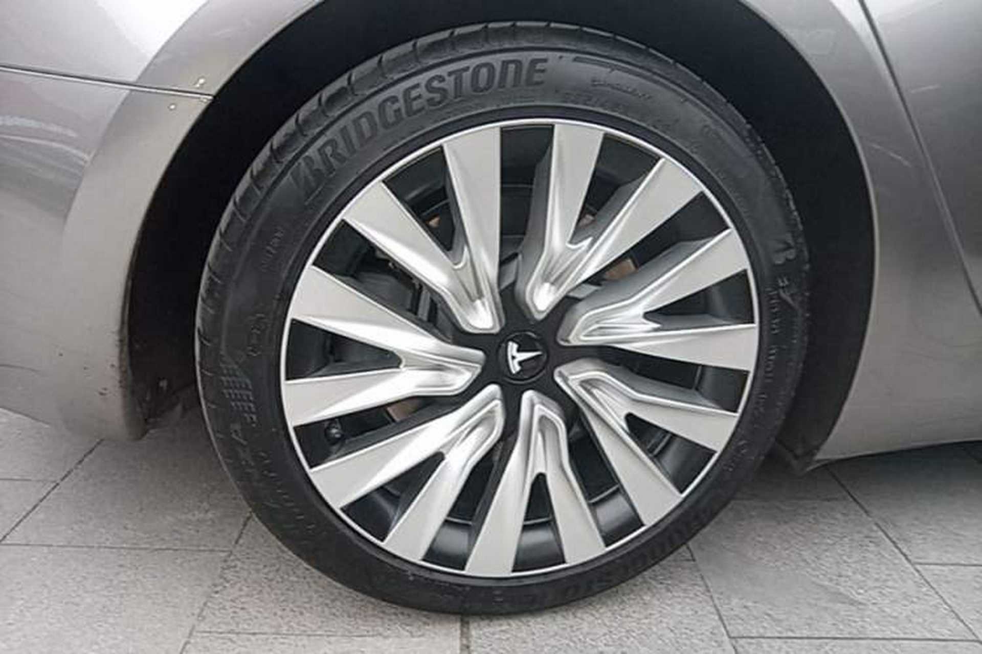 Used Tesla Model 3 2021 Standard Range Rear-Wheel Drive Upgraded Version 3D6 Right Rear Wheel Hub