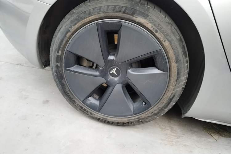 Used Tesla Model 3 2021 Standard Range Rear-Drive Upgraded Version Right Rear Wheel Hub