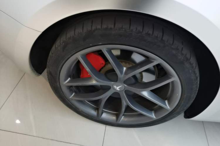 Used Tesla Model 3 2021 Performance High-Performance All-Wheel-Drive Version Right Rear Wheel Hub