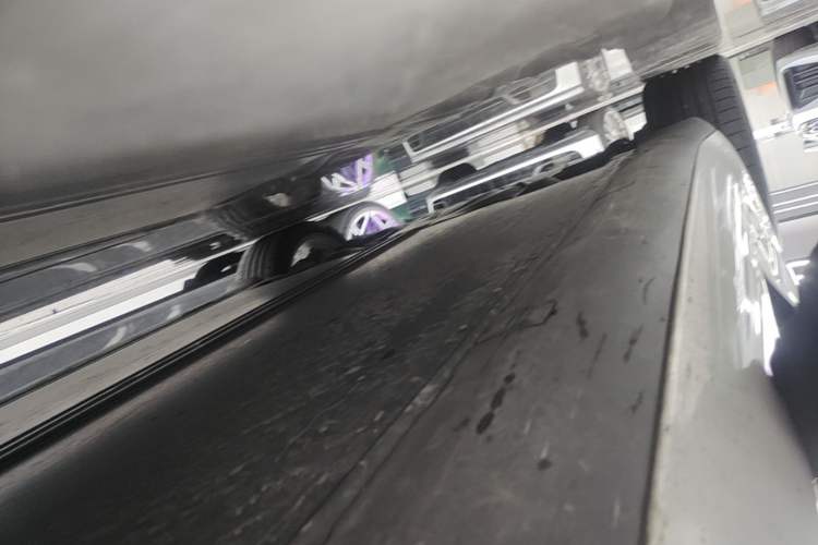 Used Tesla Model 3 2021 Performance High-Performance All-Wheel-Drive Version Right Side Sill