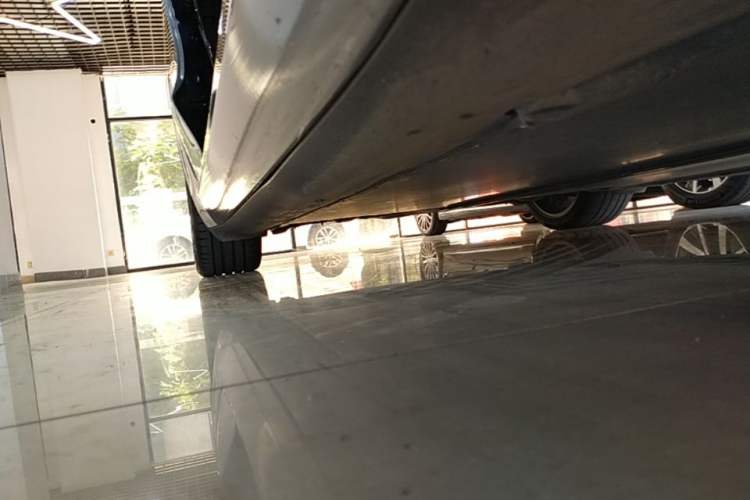 Used Tesla Model 3 2021 Performance High-Performance All-Wheel-Drive Version Right Side Sill