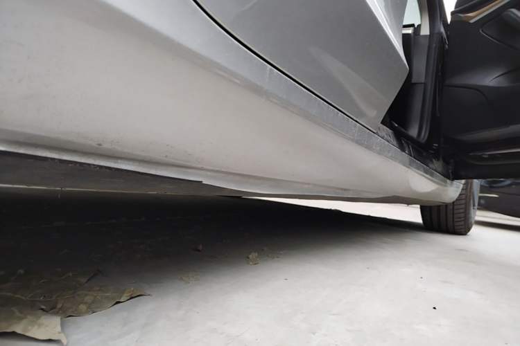 Used Tesla Model 3 2021 Standard Range Rear-Drive Upgraded Version Right Side Sill