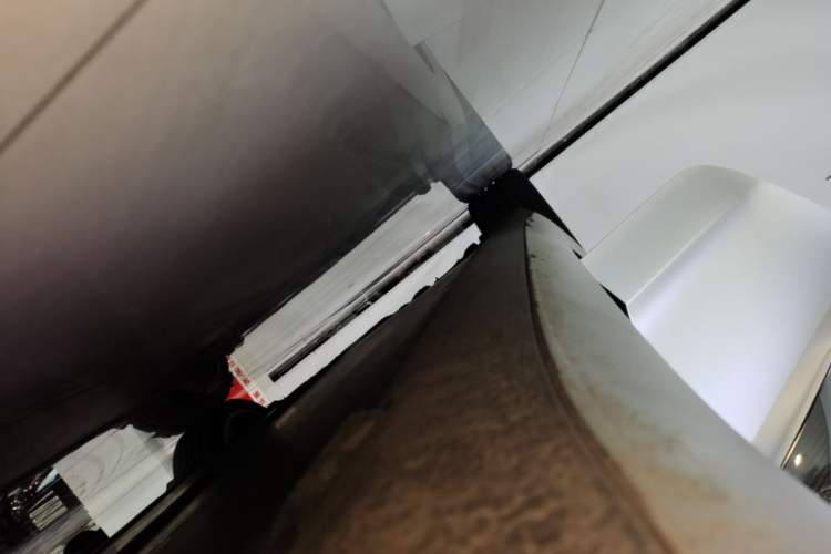 Used Tesla Model 3 2021 Performance High-Performance All-Wheel-Drive Version Right Side Sill