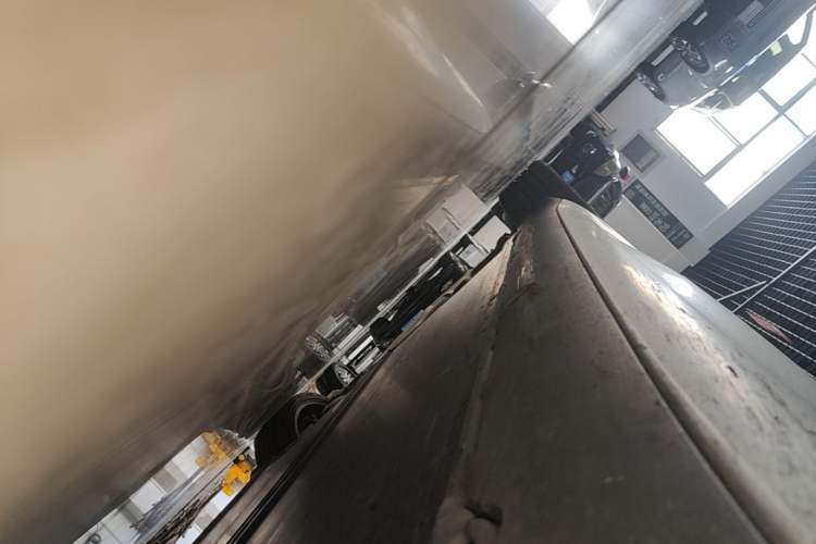 Used Tesla Model 3 2021 Performance High-Performance All-Wheel-Drive Version Right Side Sill