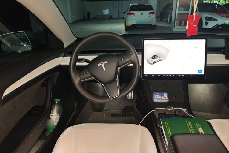 Used Tesla Model 3 2021 Revised Version II – Performance High-Performance All-Wheel-Drive Edition Steering Wheel