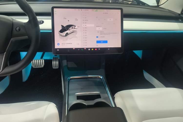 Used Tesla Model 3 2021 Revised Version II – Performance High-Performance All-Wheel-Drive Edition Audio And AC Panel
