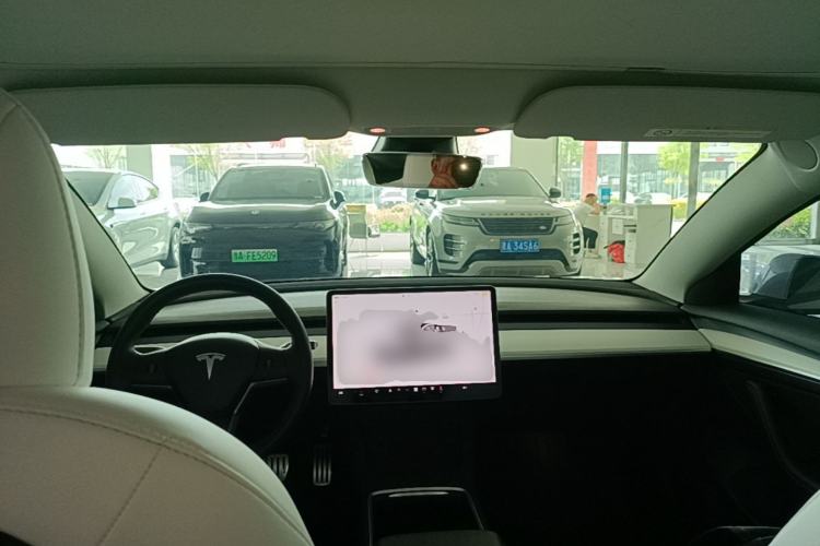 Used Tesla Model 3 2021 Revised Version II – Performance High-Performance All-Wheel-Drive Edition Center Console