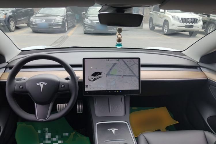 Used Tesla Model 3 2021 Performance High-Performance All-Wheel-Drive Version 3D6 Center Console