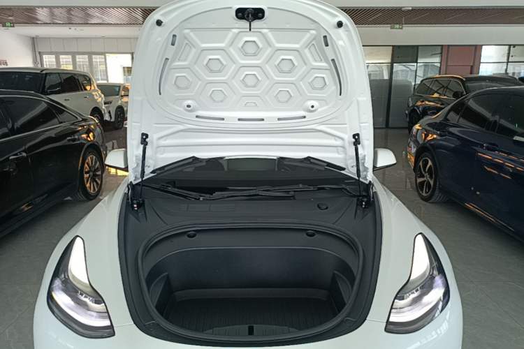 Used Tesla Model 3 2021 Revised Version II – Performance High-Performance All-Wheel-Drive Edition Engine Bay