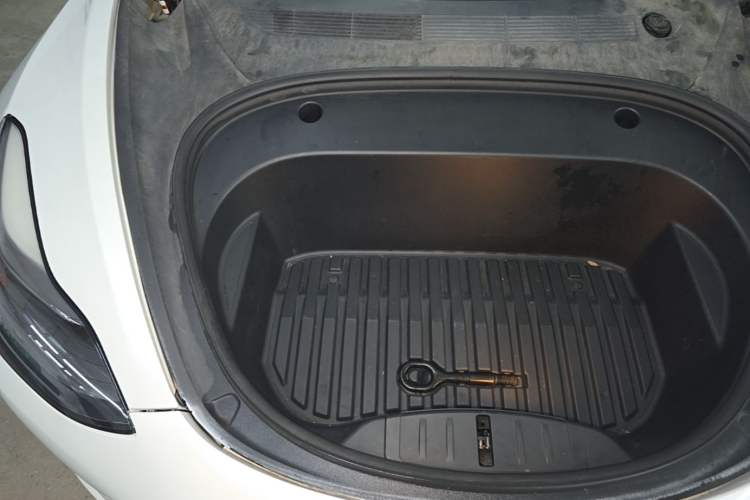 Used Tesla Model 3 2021 Performance High-Performance All-Wheel-Drive Version 3D6 Engine Bay Right