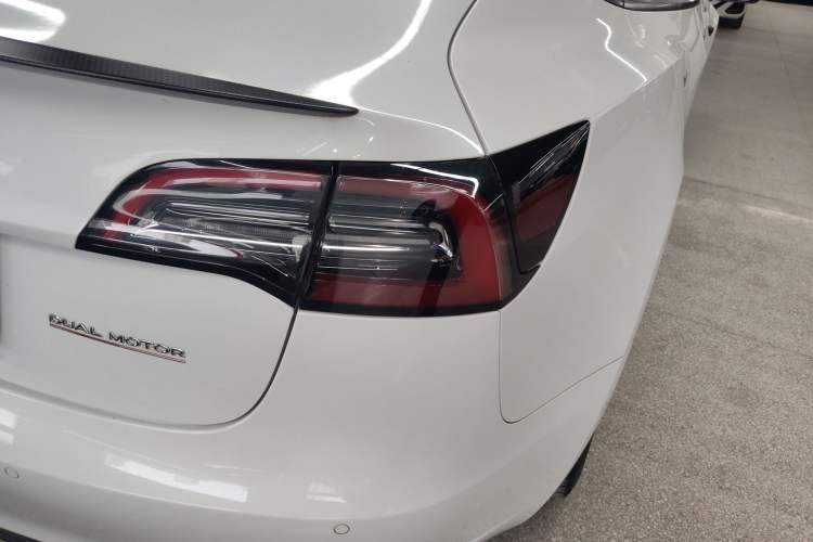 Used Tesla Model 3 2021 Performance High-Performance All-Wheel-Drive Version Exterior 3